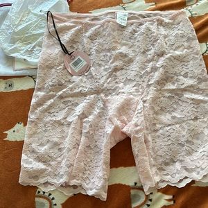 Bloomers intimates sexy shaper NWT